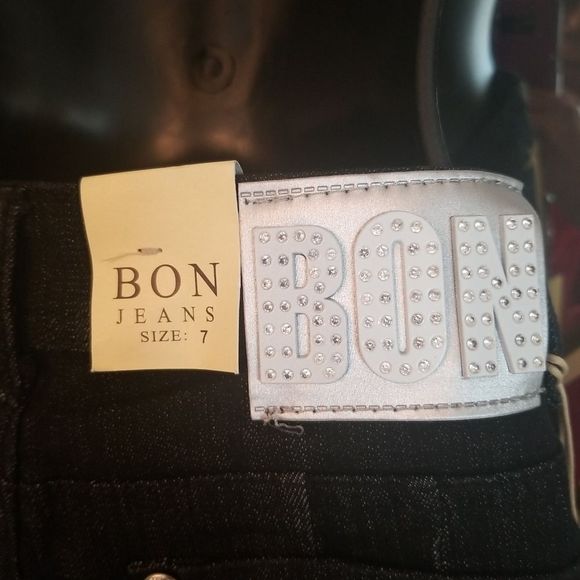 Bon.Jeans Premium Denim High Rise Cuffed Black Distressed Capri Jean's NWT - Picture 9 of 13